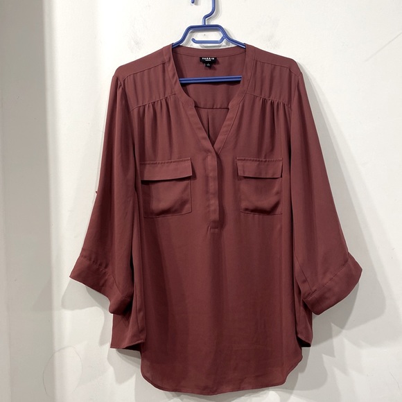Torrid Harper Georgette Pullover Top/ Blouse 3/4 sleeve in Maroon size 2 - Picture 5 of 12